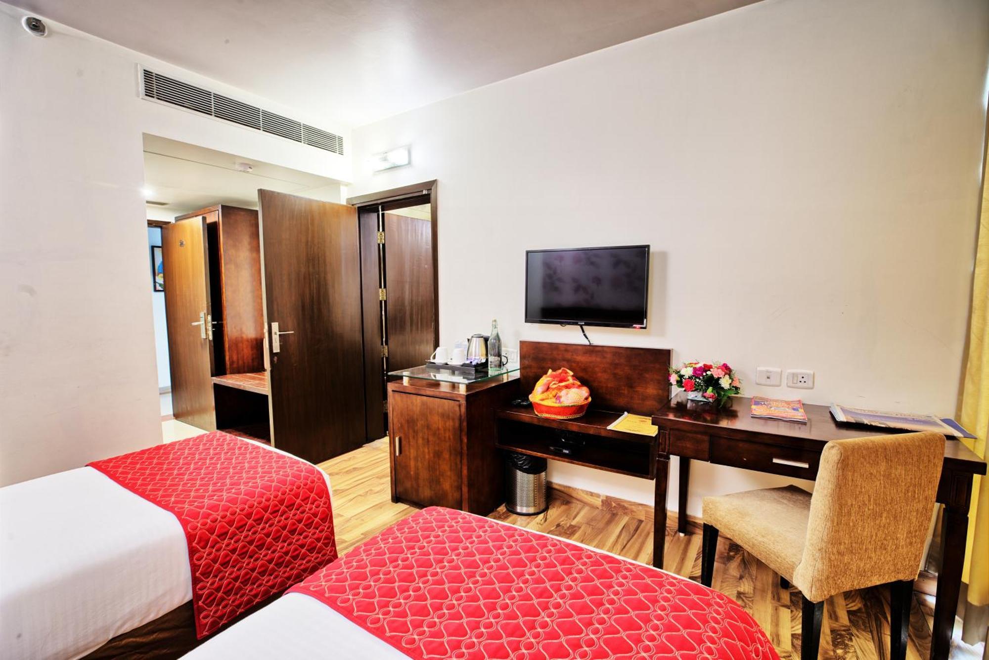 Rosemallow Hotel Нью-Дели Экстерьер фото