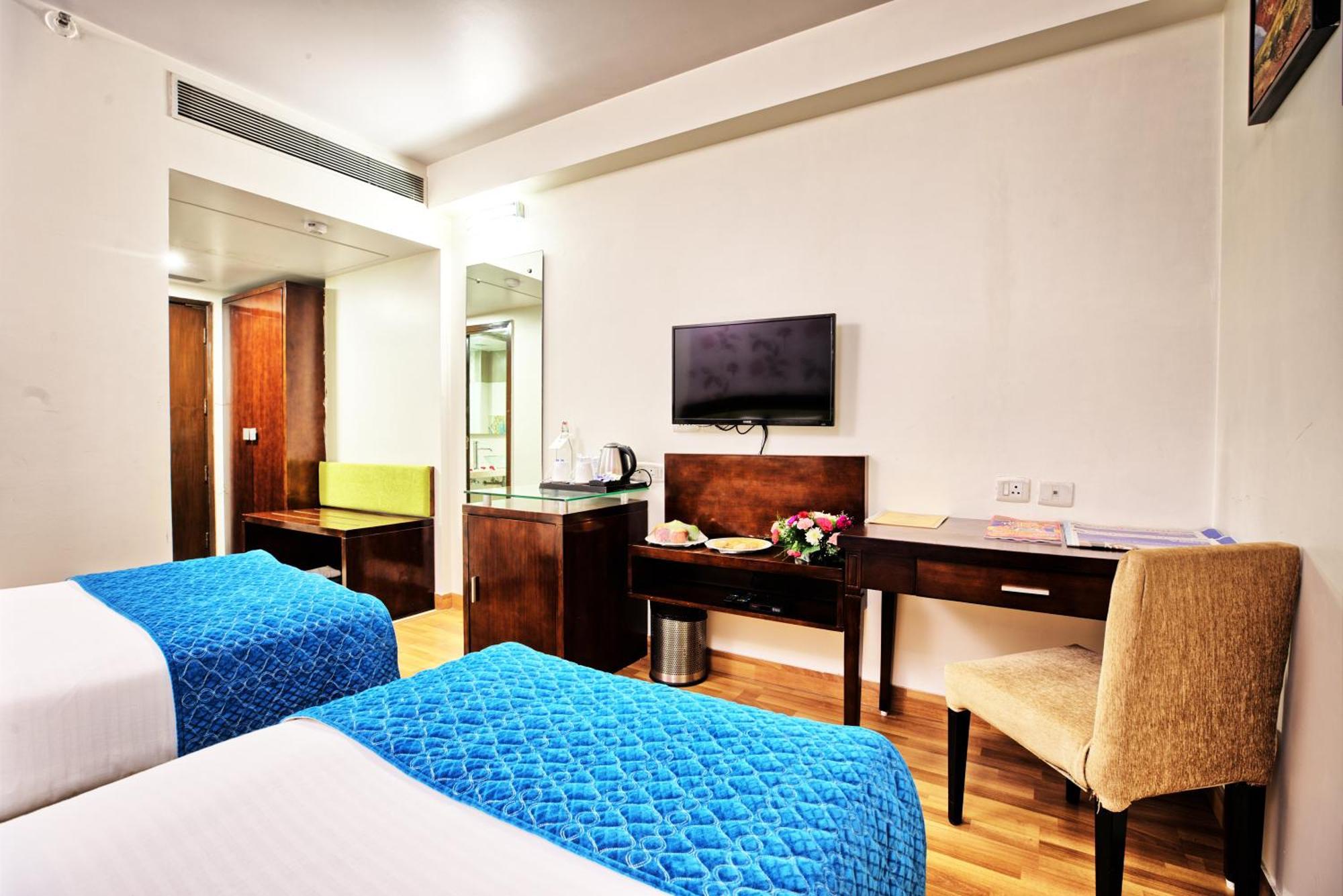 Rosemallow Hotel Нью-Дели Экстерьер фото