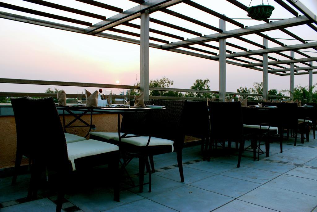 Rosemallow Hotel Нью-Дели Экстерьер фото