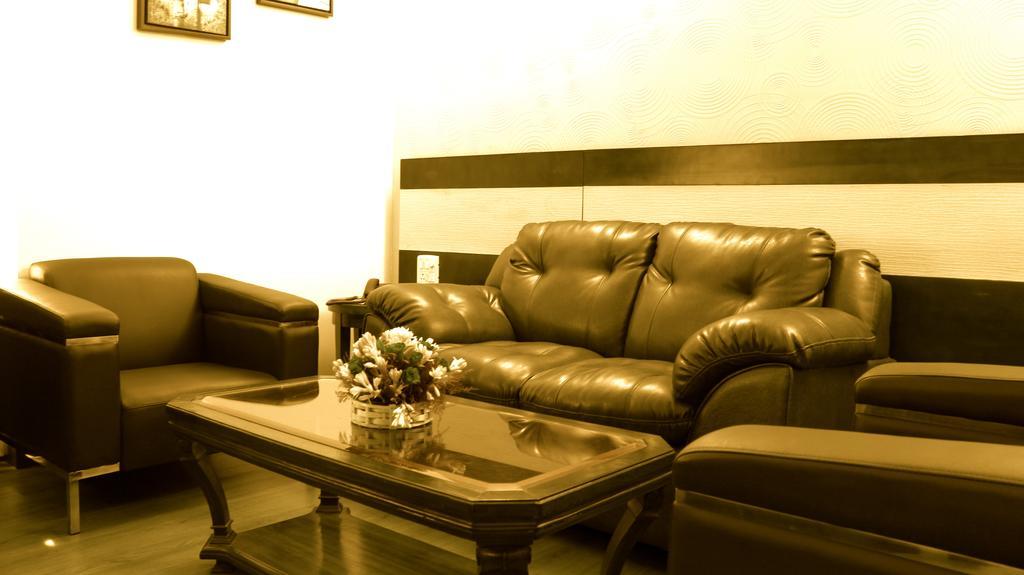 Rosemallow Hotel Нью-Дели Экстерьер фото