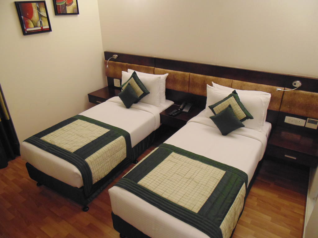 Rosemallow Hotel Нью-Дели Экстерьер фото