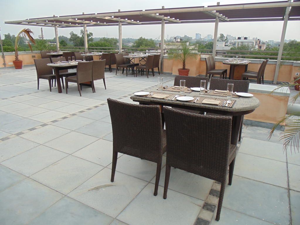 Rosemallow Hotel Нью-Дели Экстерьер фото
