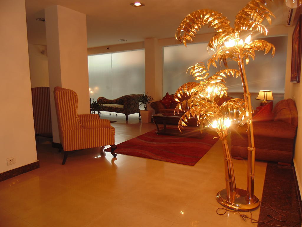 Rosemallow Hotel Нью-Дели Экстерьер фото